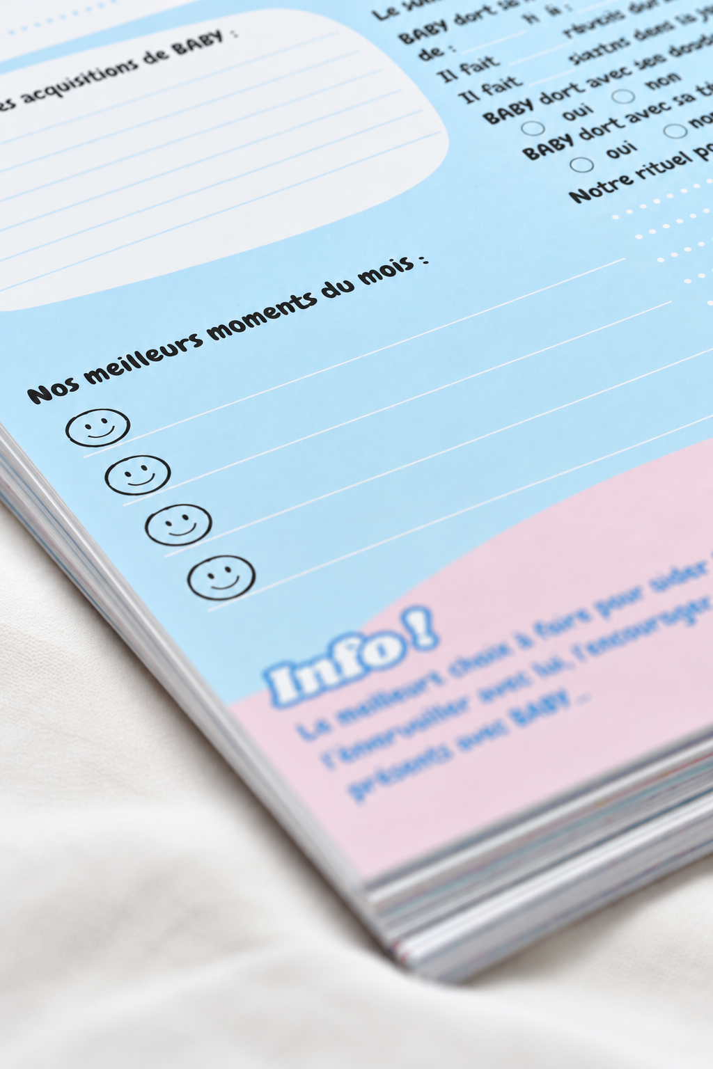 Page bilan mensuel du journal de bord pour bébé. Idée cadeau pour les futures maman. 