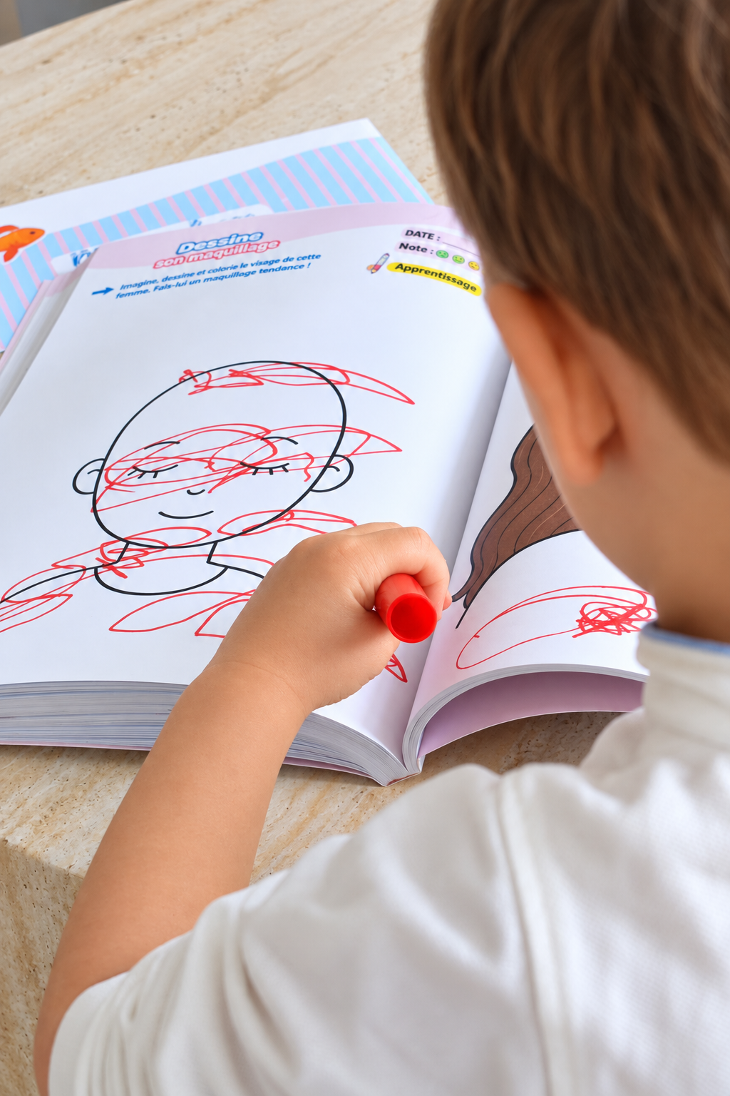 Cahier d'activités et coloriages pour enfant. 